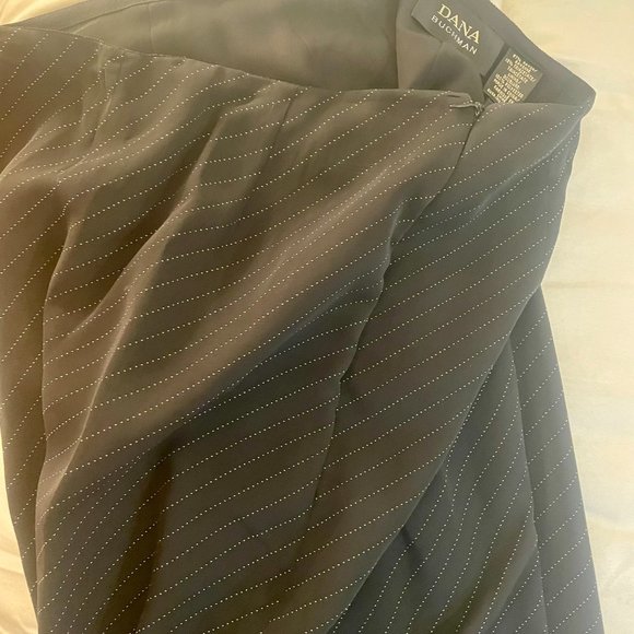 Dana Buchman Trousers - Picture 4 of 4